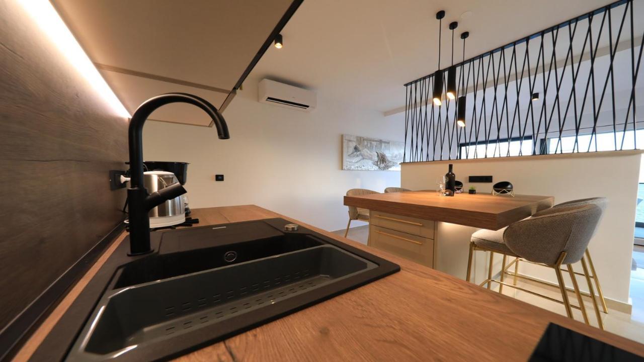Adastra Apartments Maslenica Εξωτερικό φωτογραφία