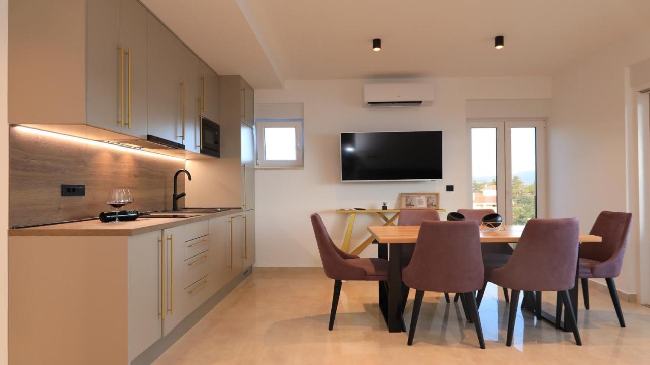 Adastra Apartments Maslenica Εξωτερικό φωτογραφία