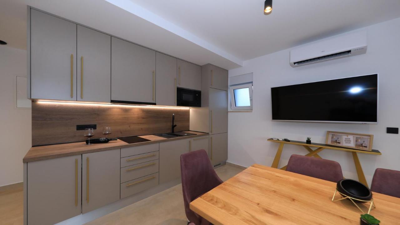 Adastra Apartments Maslenica Εξωτερικό φωτογραφία