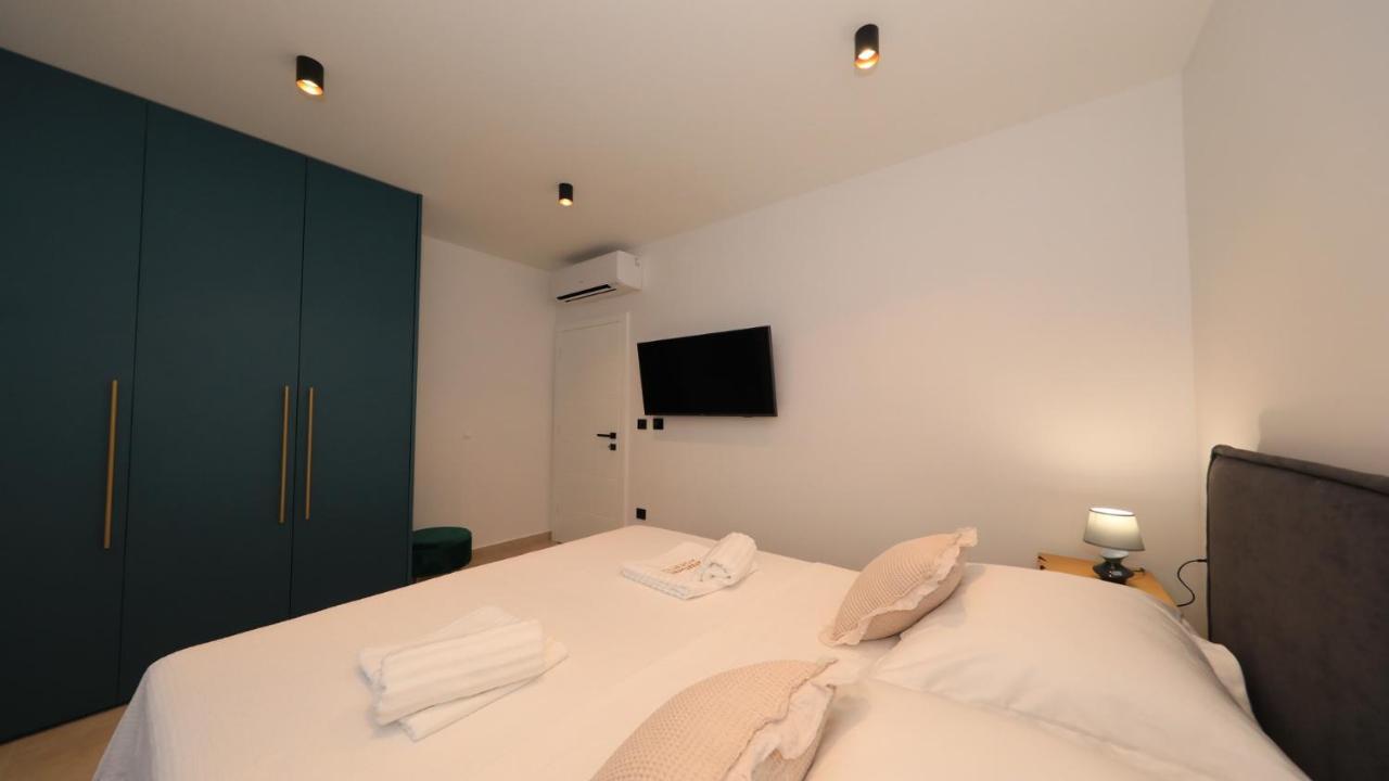 Adastra Apartments Maslenica Εξωτερικό φωτογραφία