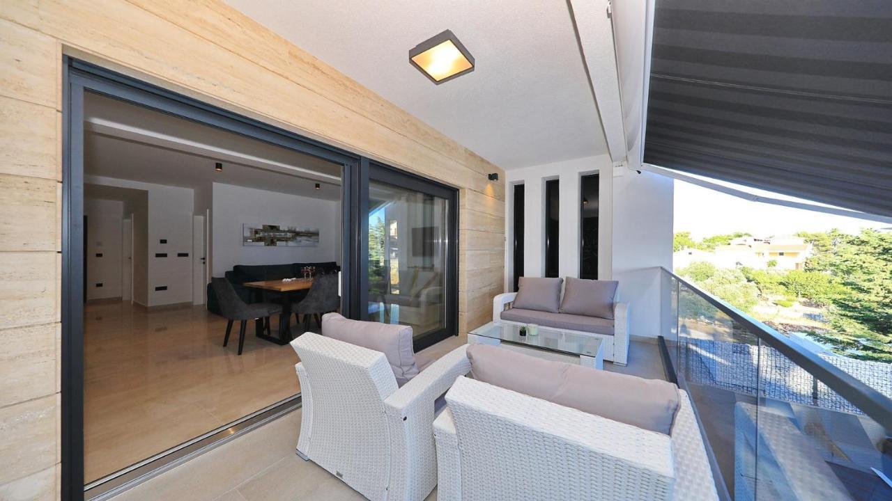 Adastra Apartments Maslenica Εξωτερικό φωτογραφία